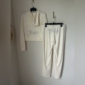 Viral Juicy Couture Oyster Cream Rhinestone Velour Tracksuit Set